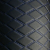 Экокожа стёганая «intipi» Romboid (чёрный/синий, ширина 1.35 м, толщина 5.85 мм)