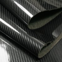 Экокожа на микрофибре для рулей «Belais Carbon Lak» (чёрный карбон, ширина 1,4 м., толщина 1,3 мм.)