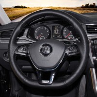 Оплетка на руль из «Premium» экокожи Volkswagen Golf VII 2013-2020 г.в. (для руля со штатной кожей, черная)