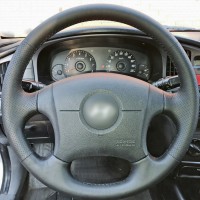 Оплетка на руль из натуральной кожи Hyundai Elantra III (XD) 2000-2003 г.в. (для руля без штатной кожи, черная)