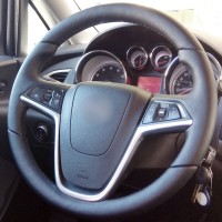 Оплетка на руль из натуральной кожи Opel Zafira C 2011-2016 г.в. (для замены штатной кожи, черная)