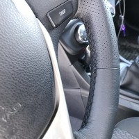 Оплетка на руль из натуральной кожи Toyota RAV 4 IV 2012-2019 г.в. (для руля без штатной кожи, черная)