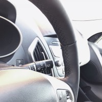 Оплетка на руль из натуральной кожи Hyundai ix35 I 2010-2015 г.в. (для замены штатной кожи на руле без подогрева, черная)