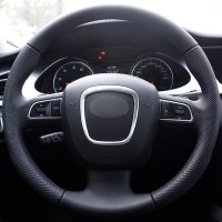 Оплетка на руль из «Premium» экокожи Audi Q5 (8R) 2008-2012 г.в. (без подрулевых лепестков, черная)