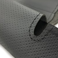 Оплетка на руль из «Premium» экокожи Audi A4 (B7) Saloon 2004-2009 г.в., A4 Avant 2004-2009 г.в., A4 Cabriolet 2004-2009 г.в. (с подрулевыми лепестками, черная)