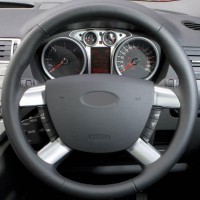 Оплетка на руль из «Premium» экокожи Ford Kuga 2008-2012 г.в. (для руля со штатной кожей, черная)