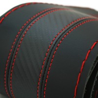 Оплетка на руль универсальная из экокожи «CARBON» М 37-39 см (чёрная, строчка красная)