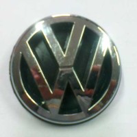 Эмблема «VW» (70 мм) вставная с направляющими