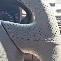 Оплетка на руль из натуральной кожи Hyundai Accent (LC) МТ3, AТ5 с подушкой безопасности (для руля без штатной кожи, серая)