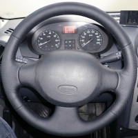 Оплетка на руль из натуральной кожи Dacia Logan I (SD) 2004-2012 г.в. (для руля без штатной кожи, черная)
