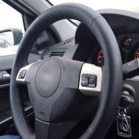 Оплетка на руль из натуральной кожи Opel Astra G Classic (A04) 2006-2010 г.в. (для руля без штатной кожи, черная)