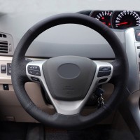Оплетка на руль из «Premium» экокожи Toyota Avensis 2009-2015 г.в. (черная)