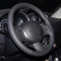 Оплетка на руль из «Premium» экокожи Nissan March Sunny 2013-2015 г.в. Versa (черная)